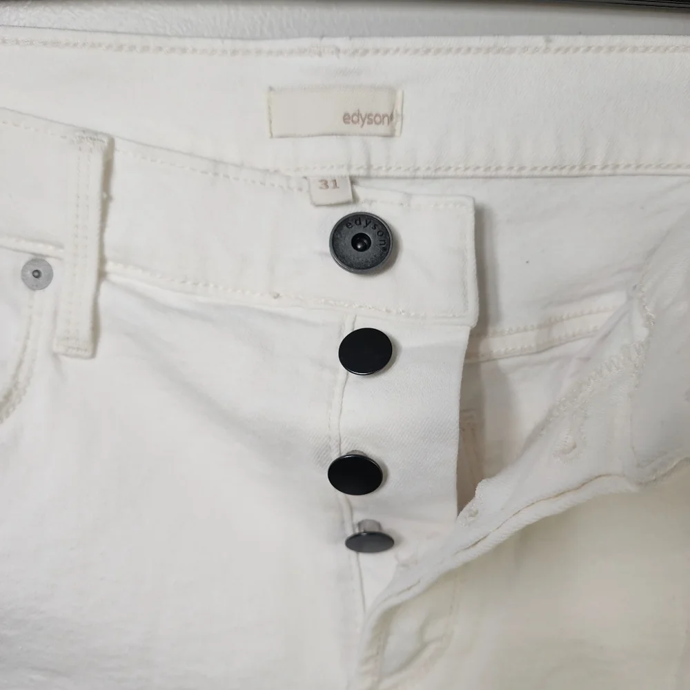 Edyson 'Delon' High Rise Short White - Picture 5 of 8